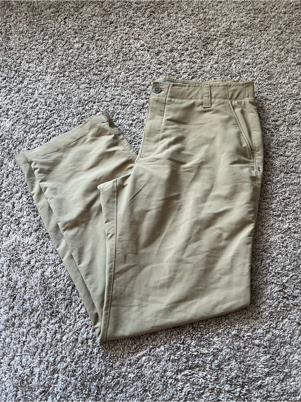 Under Armour Performance Men's Khaki Chino Pants Golf straight leg size 38/32